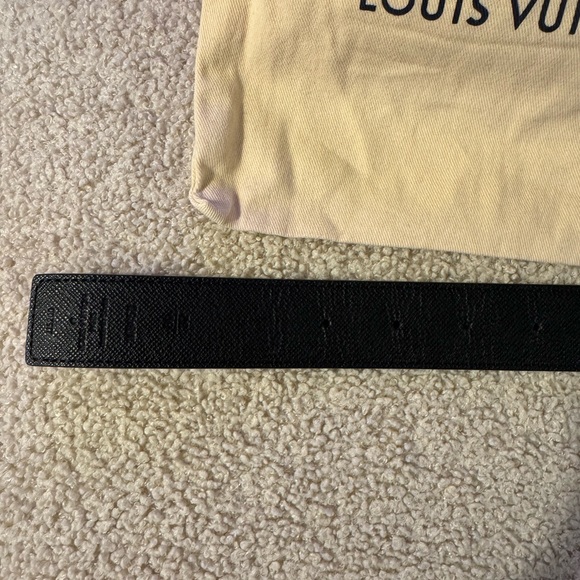 Louis Vuitton 30MM Reversible Belt - Picture 9 of 11